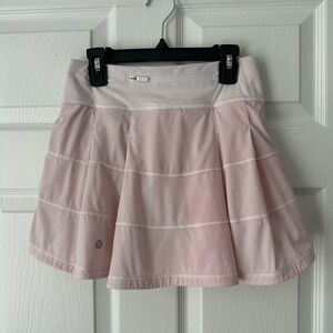 Lululemon Pace Rival Mid-Rise Skirt in a light pink color Sz 2